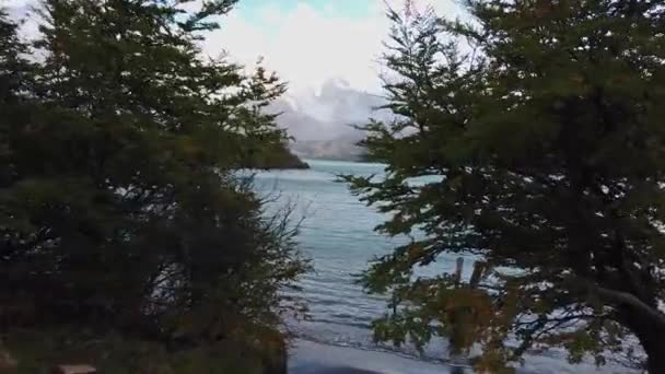 Uitzicht op de berg Cerro Payne Grande en Torres del Paine. aard van patagonië — Stockvideo