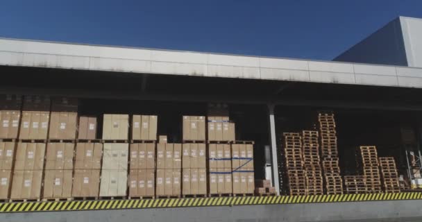 Cajas en almacén, vista panorámica de cajas en almacén — Vídeos de Stock