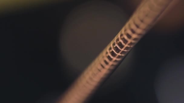 Close-up koperkabel, kabelproductieproces. Draadproductie close-up — Stockvideo