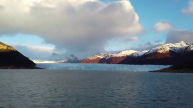 Gri Buzul Patagonya, Gri Göl Panoramik Manzarası, Patagonya, Şili