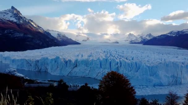 佩里托 · 莫雷诺冰川时间流逝。阿根廷帕塔哥尼亚Los Glaciares国家公园的Perito Moreno冰川 — 图库视频影像