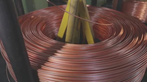 Copper cable manufacturing process. Copper cable spool rotation — Stock Video