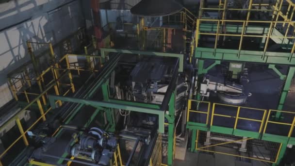 Werkplaats voor draadproductie. Interieur van een draadfabriek, industrieel interieur. — Stockvideo