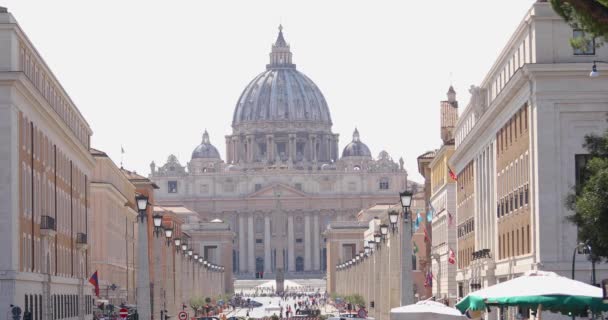 Roma 'nın merkezi Vatikan' daki Katedral Bazilikası. Aziz Peters Bazilikası. Vatikan 'daki Aziz Peter Bazilikası. — Stok video