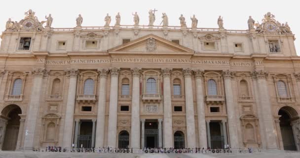 St. Peters Basilica Rome, Italy. Exterior of St. Peters Basilica in St. Peters Square, Rome — Stock Video
