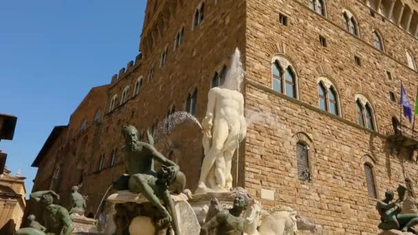 A Fonte de Netuno em Florença, Itália, situada na Piazza della Signoria — Vídeo de Stock