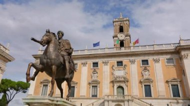 Senatörler Sarayı, Senatörler Sarayı Çan Kulesi Roma, İtalya
