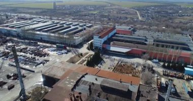 Büyük fabrika hava manzarası, büyük bir fabrikanın dışı. Üst görünümü yerleştir