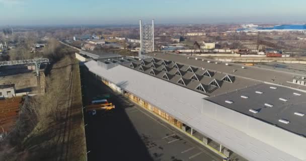 Fábrica moderna do ar, exterior da fábrica moderna de cima, vão sobre a nova fábrica — Vídeo de Stock