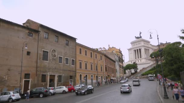 Monumento a Vittorio Emanuele II vista laterale. Istituto di ricerca Roma, Italia — Video Stock