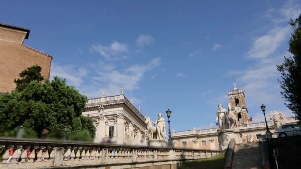 Palace of Senators Rome Italy. Staircase in front of the palace of senators — Stock Video