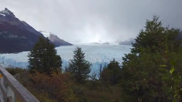 Glaciar Perito Moreno en Parque Nacional Los Glaciares cerca de El Calafate, Patagonia, Argentina — Vídeo de stock