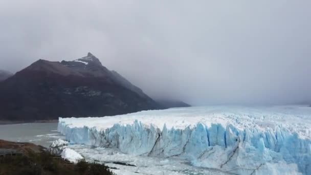 阿根廷巴塔哥尼亚El Calafate附近Los Glaciares国家公园的Perito Moreno冰川 — 图库视频影像