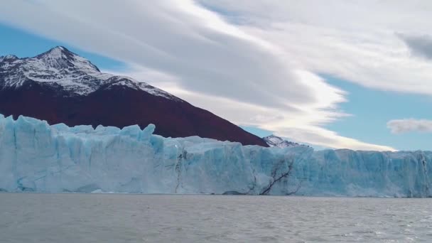 Niebieski lodowiec Gray spowolnienie, Patagonia. Niebieski lodowiec w Patagonii, chile — Wideo stockowe