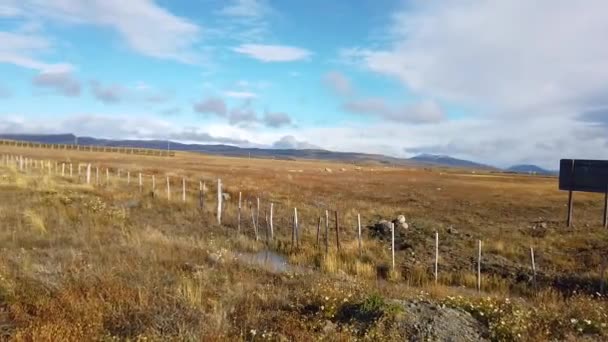 Tablero de información en patagonia, patagonia argentina, naturaleza de la patagonia argentina — Vídeo de stock