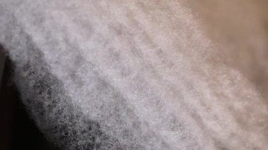 Dokumasız kumaşlar, dokumasız malzeme üretimi modern bir fabrikada