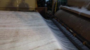 Pliester üretim süreci. Polyester Taşıyıcı Üretim Hattı. Örülmemiş Kumaş Fabrikası