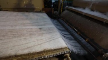 Pliester üretim süreci. Polyester Taşıyıcı Üretim Hattı. Örülmemiş Kumaş Fabrikası
