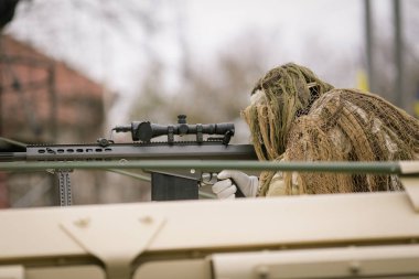 Romanya ordusu keskin nişancı