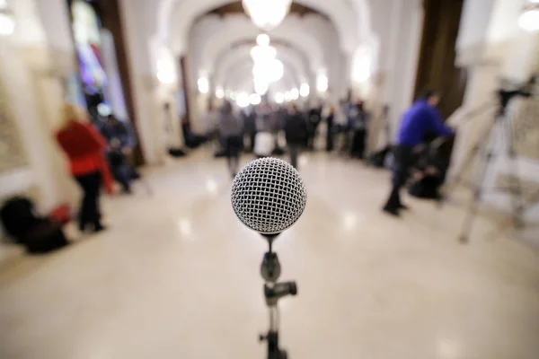 Primo Piano Del Microfono Una Conferenza Stampa — Foto Stock