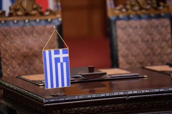 Bandera Grecia Sobre Mesa Madera Antes Firma Oficial Contrato Del —  Fotos de Stock