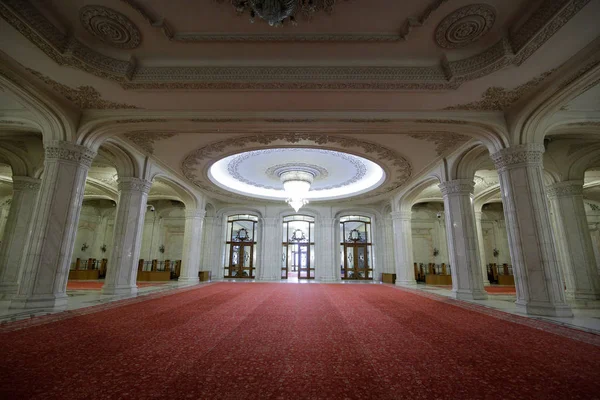 Architektonické Vnitřní Detaily Rumunského Paláce Parlamentu Během Prohlídky Průvodcem — Stock fotografie