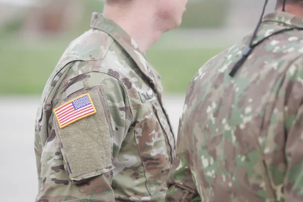 美军士兵制服上的美国国旗符号 — 图库照片