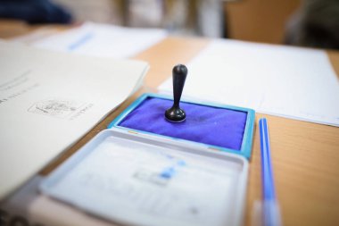 Sığ alan derinliği (seçici odak) resmi ve kullanılan bir pul