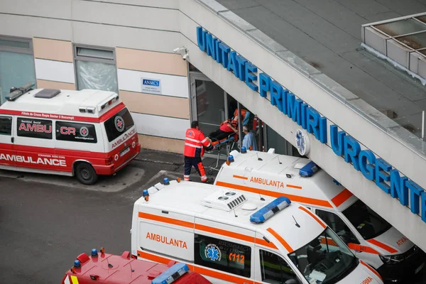 скорая медпомощь. вызов скорой медицинской помощи. приемное отделение. неотложка больница. неотложка больница.