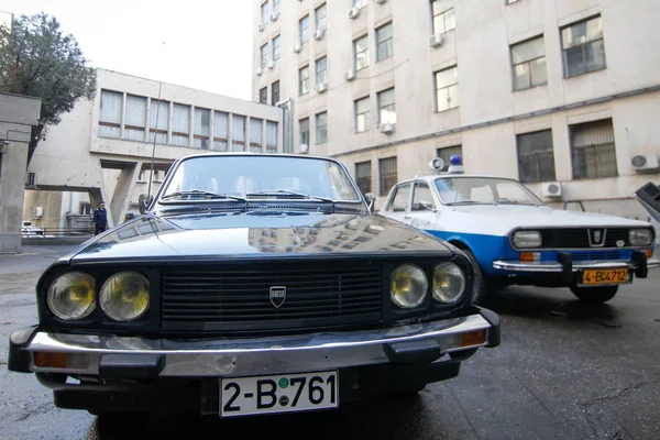Roumain Dacia voitures, un noir utilisé par l'ancien communiste Secu — Photo