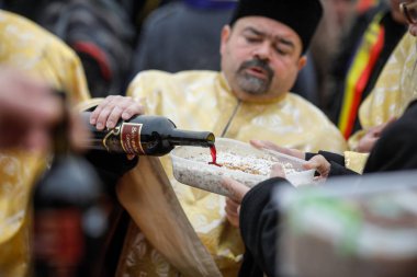 Shallow depth of field (selective focus) image with an orthodox 