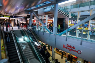 Otopeni, Romanya - 25 Şubat 2020: Romanya 'nın Bükreş kenti yakınlarındaki Henri Coanda Uluslararası Havaalanından ayrıntılar.