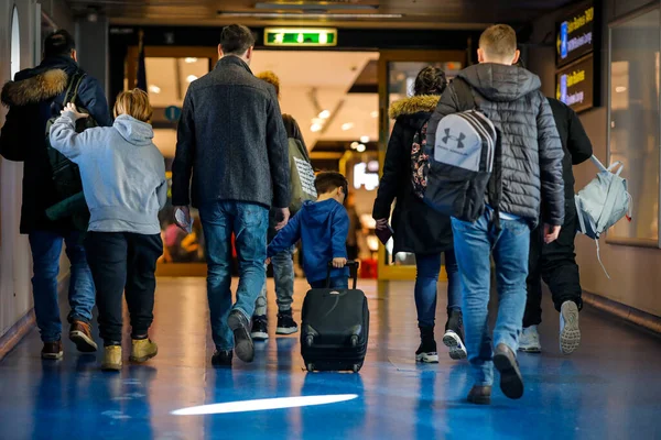 Otopeni Rumania Febrero 2020 Pasajeros Dentro Del Aeropuerto Internacional Henri —  Fotos de Stock