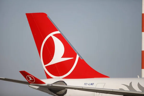 Отопени Румыния Апреля 2020 Года Самолет Turkish Airlines Международном Аэропорту — стоковое фото