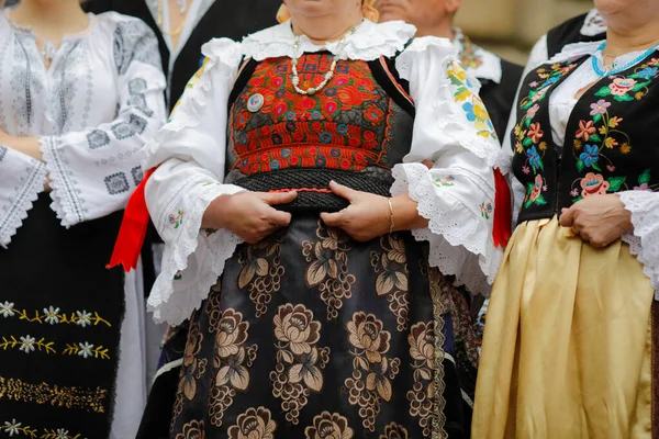 Detaily Tradičním Rumunským Oblečením Starších Žen — Stock fotografie