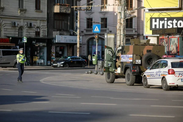 Bucarest Rumania Abril 2020 Ejército Policía Rumanos Hacen Cumplir Bloqueo —  Fotos de Stock