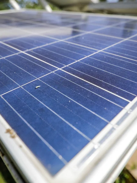 Detalhes Com Painéis Solares Sujos Usados — Fotografia de Stock