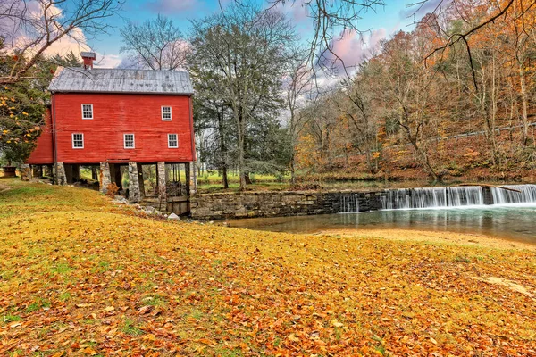 El molino de arena en la granja del sargento York en Tennessee — Foto de Stock