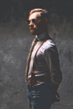 Hipsters hayalet gözlük