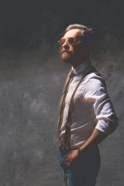 Hipsters hayalet gözlük