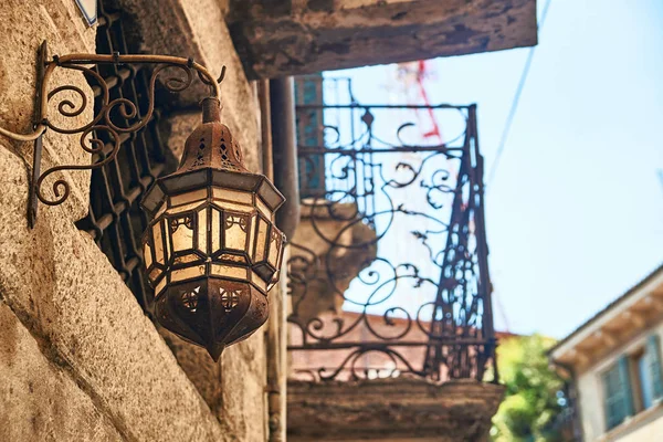 Schöne architektonische details in verona, italien — Stockfoto