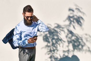 İyi iş haberlerini akıllı telefonundaki sabahi