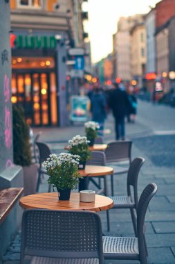 Tablolar Oslo açık sokak Cafe