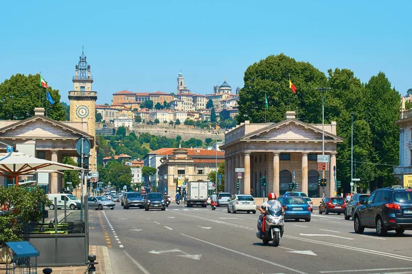 Widok na starożytne stara wzmocnionego górnej części miasta Bergamo, Włochy — Zdjęcie stockowe