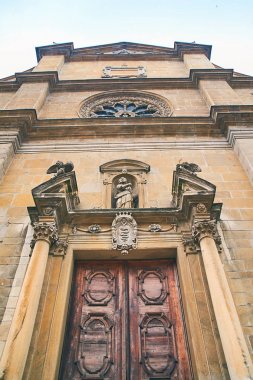 Giriş Collegiate Kilisesi Bellinzona, İsviçre