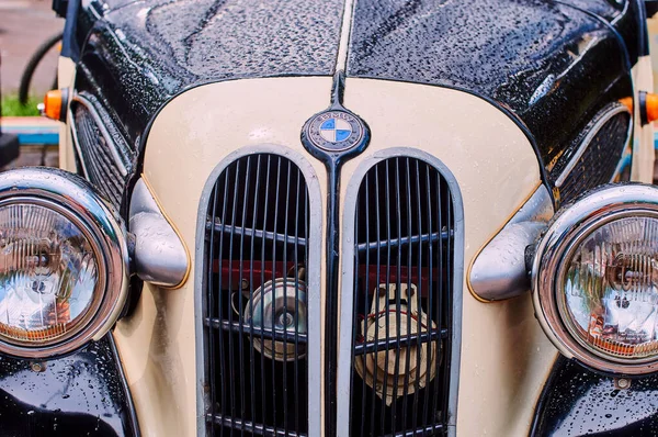 Closeup of old vintage sedan car BMW 326 — Stock Photo, Image