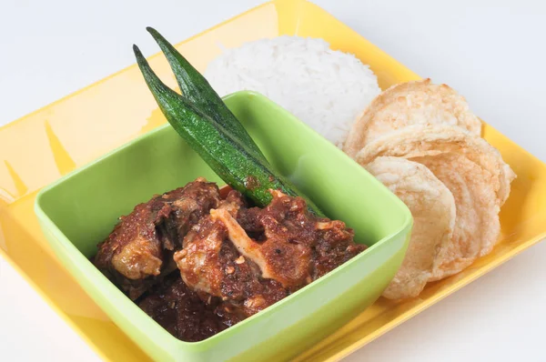 Ázsiai Ökörfark Tamarind Curry Tápióka Kekszet Fehér Rizs — Stock Fotó