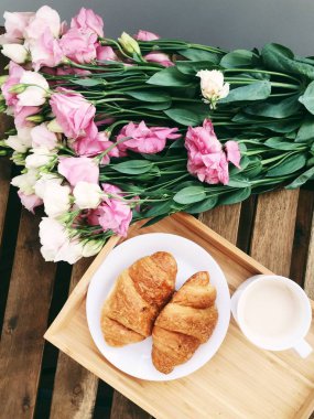 Eustoma ve ay çöreği