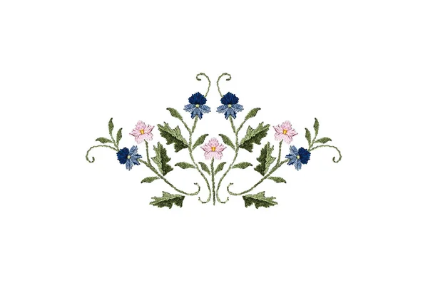 Výšivka z kytice modromodré a růžové květy na kroucených stoncích s listy na bílém pozadí — Stock fotografie