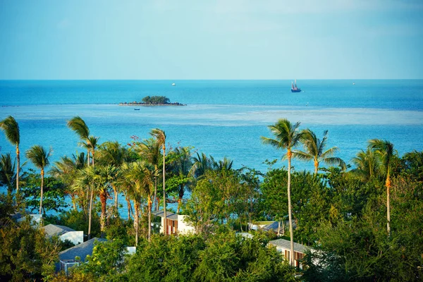 Vista aérea del paisaje marino en la costa de Mae Nam, Koh Samui — Foto de Stock